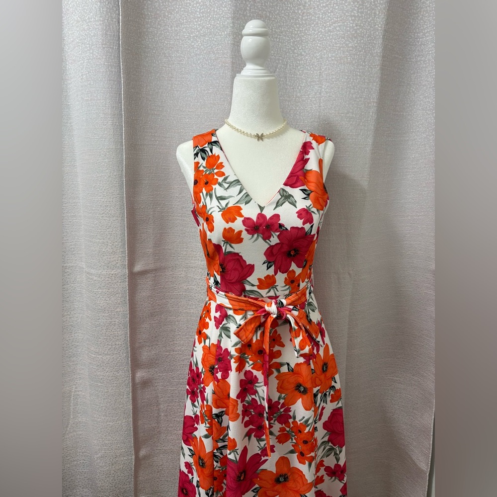 Calvin Klein Floral Print Hibiscus Belted
A Line Sleeveless Midi Dress Size 2 - Picture 3 of 11